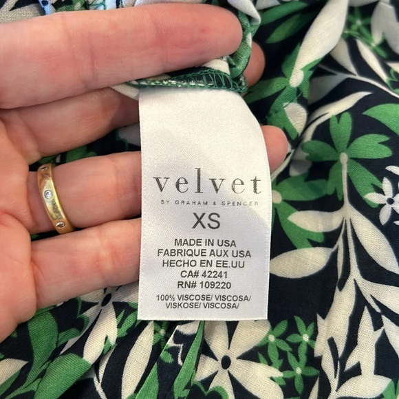 Velvet By Graham & Spencer Loretta Jumpsuit Green Jungle - Picture 10 of 11